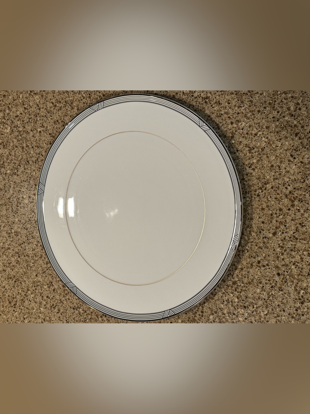 Christopher Stuart Empire House Chop Plate Bone China